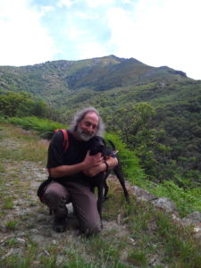 Le chien-guide Inox à la montagne